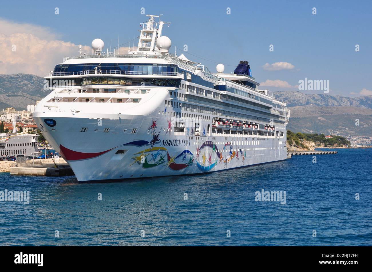 Bateau de croisière norvégien à quai dans le port de Split, en Croatie Banque D'Images Bateau de croisière norvégien à quai dans le port de Split, en Croatie Banque D'Images