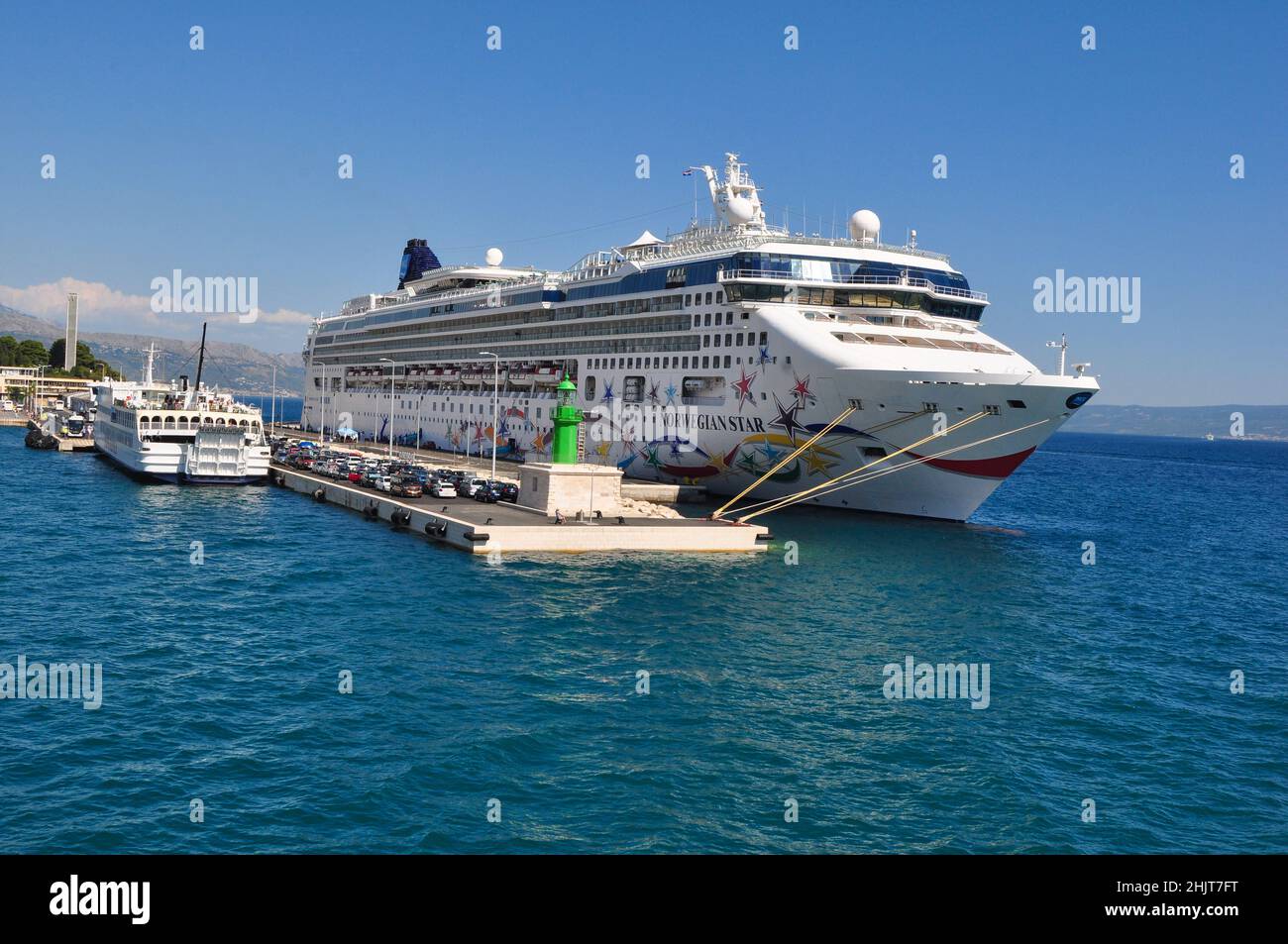 Bateau de croisière norvégien à quai dans le port de Split, en Croatie Banque D'Images Bateau de croisière norvégien à quai dans le port de Split, en Croatie Banque D'Images