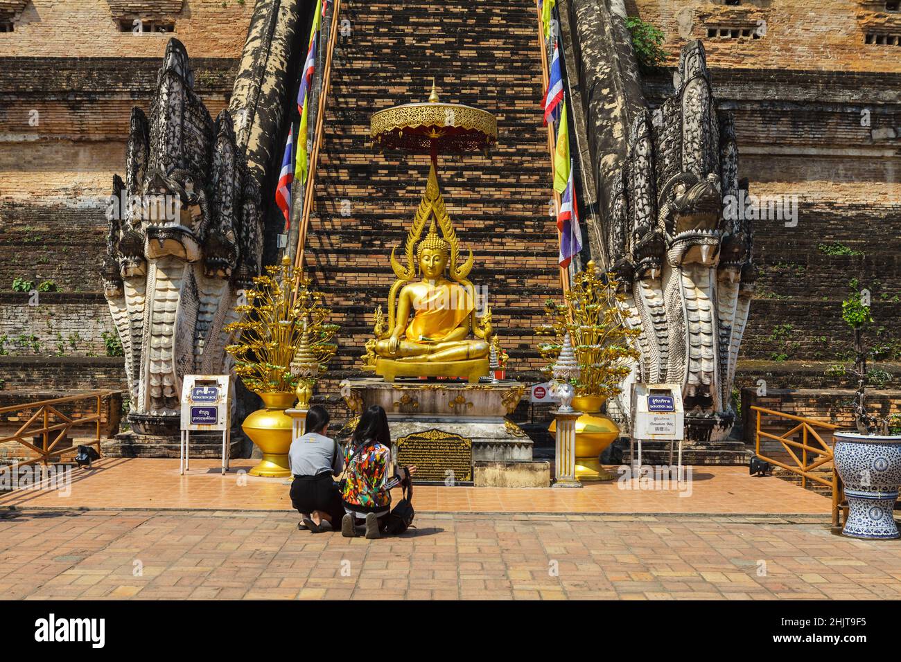 Chiang Mai, Thaïlande - mars 5 2018: Temple Wat Chedi Luang Banque D'Images