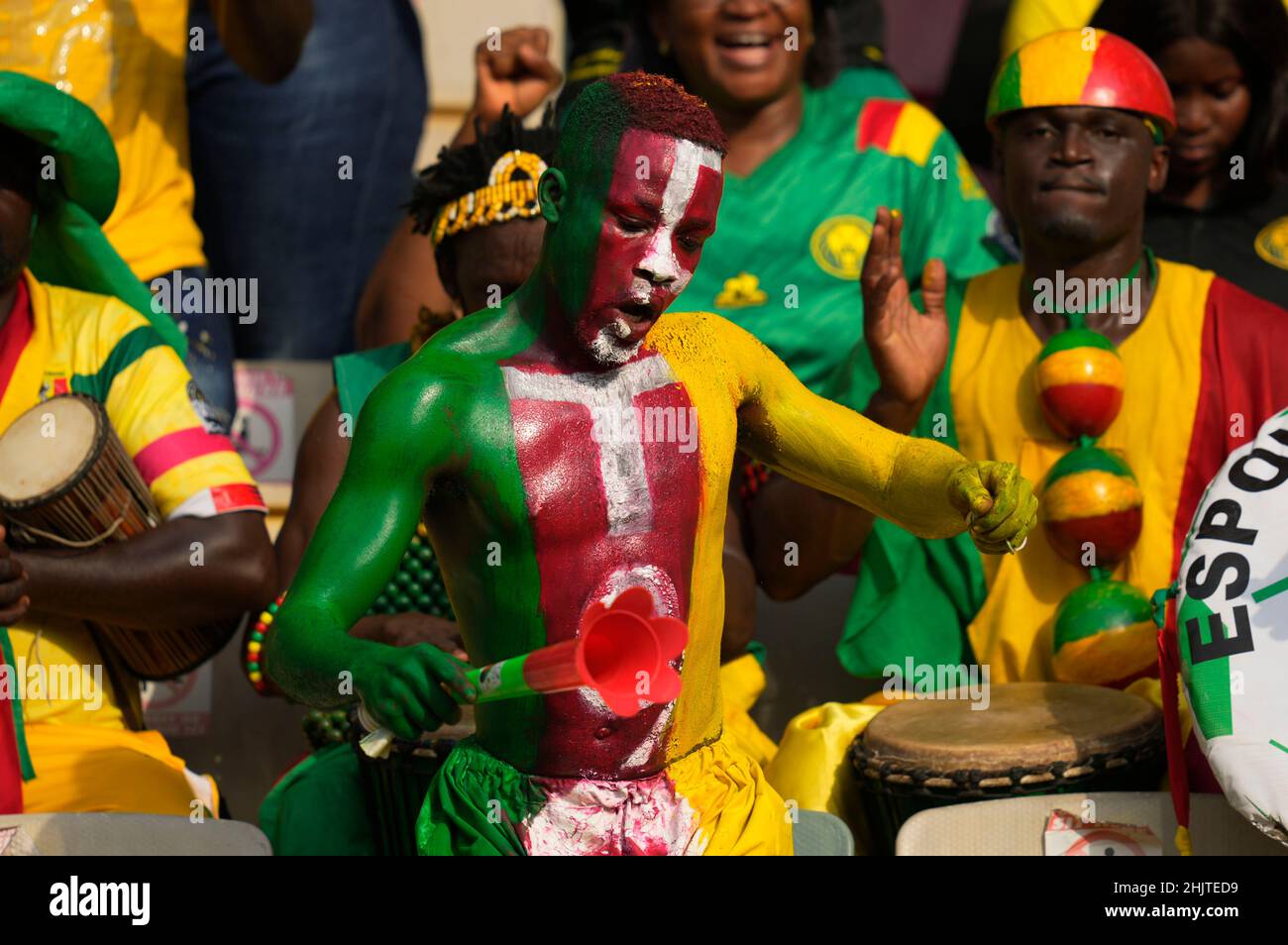 Douala, Cameroun, 29 janvier 2022: Fans au Cameroun contre la Gambie, coupe d'Afrique des Nations au stade de Japoma.Prix Kim/CSM. Banque D'Images