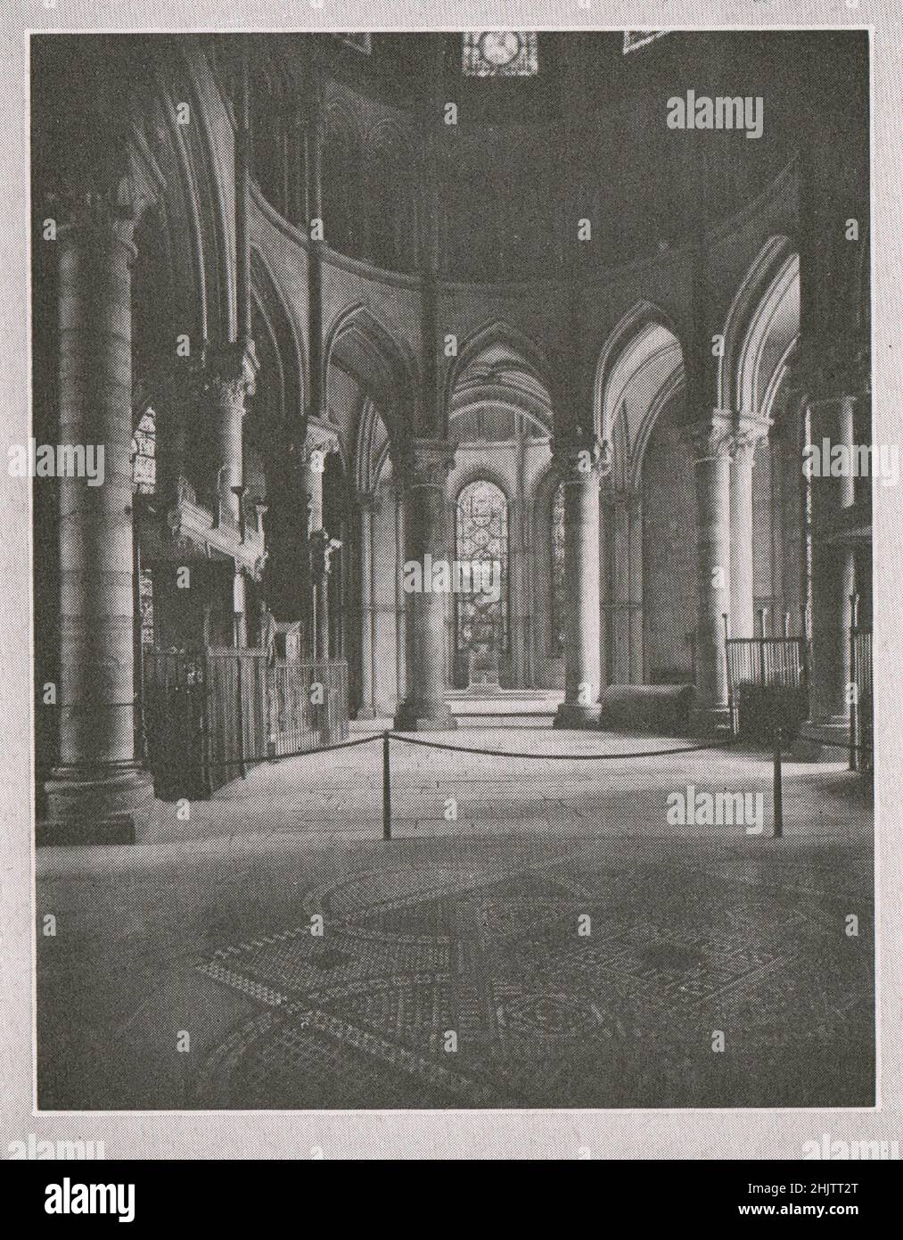 Intérieur, cathédrale de Canterbury. Kent (1913) Banque D'Images