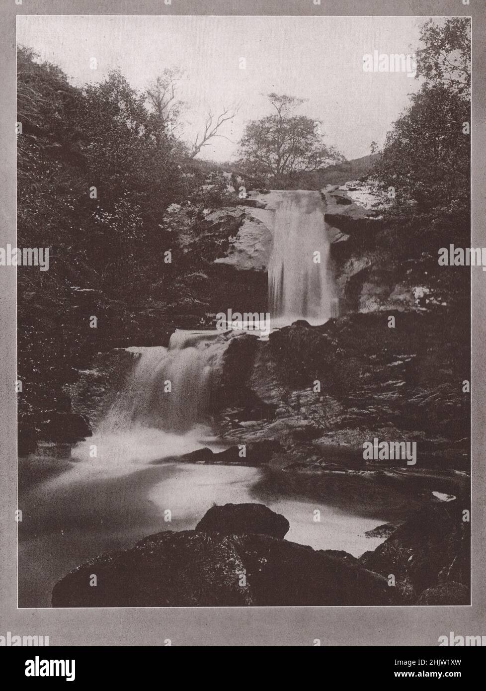 Upper Falls of the Blackburn, près de Newcastleton. Roxburghshire (1923) Banque D'Images