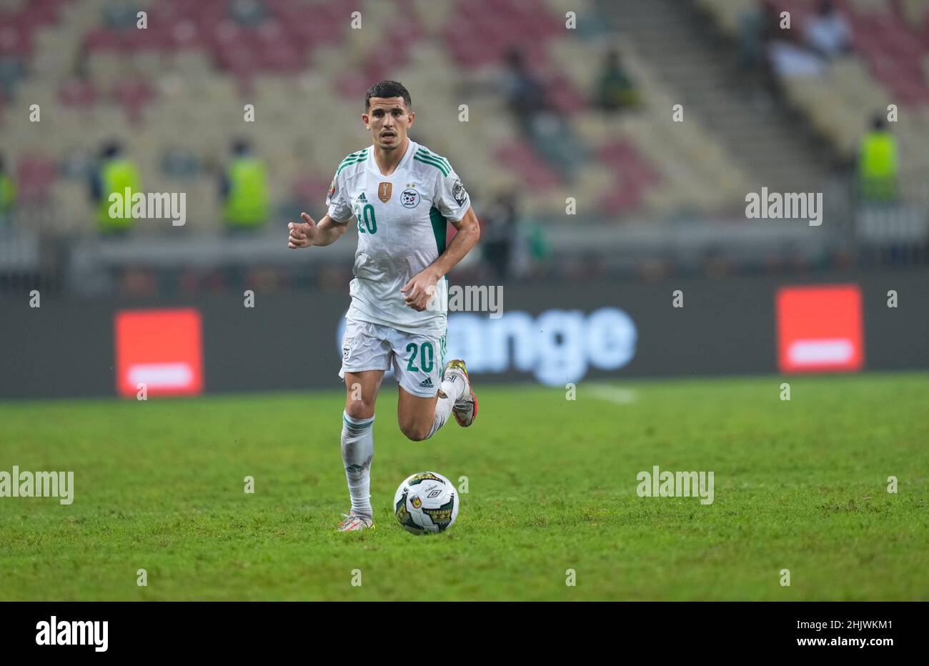 Douala, Cameroun, 16 janvier 2022: Youcef Atal d'Algérie pendant l'Algérie contre la coupe des nations de Guinée équatoriale-Afrique au stade de Japoma.Prix Kim/CSM. Banque D'Images