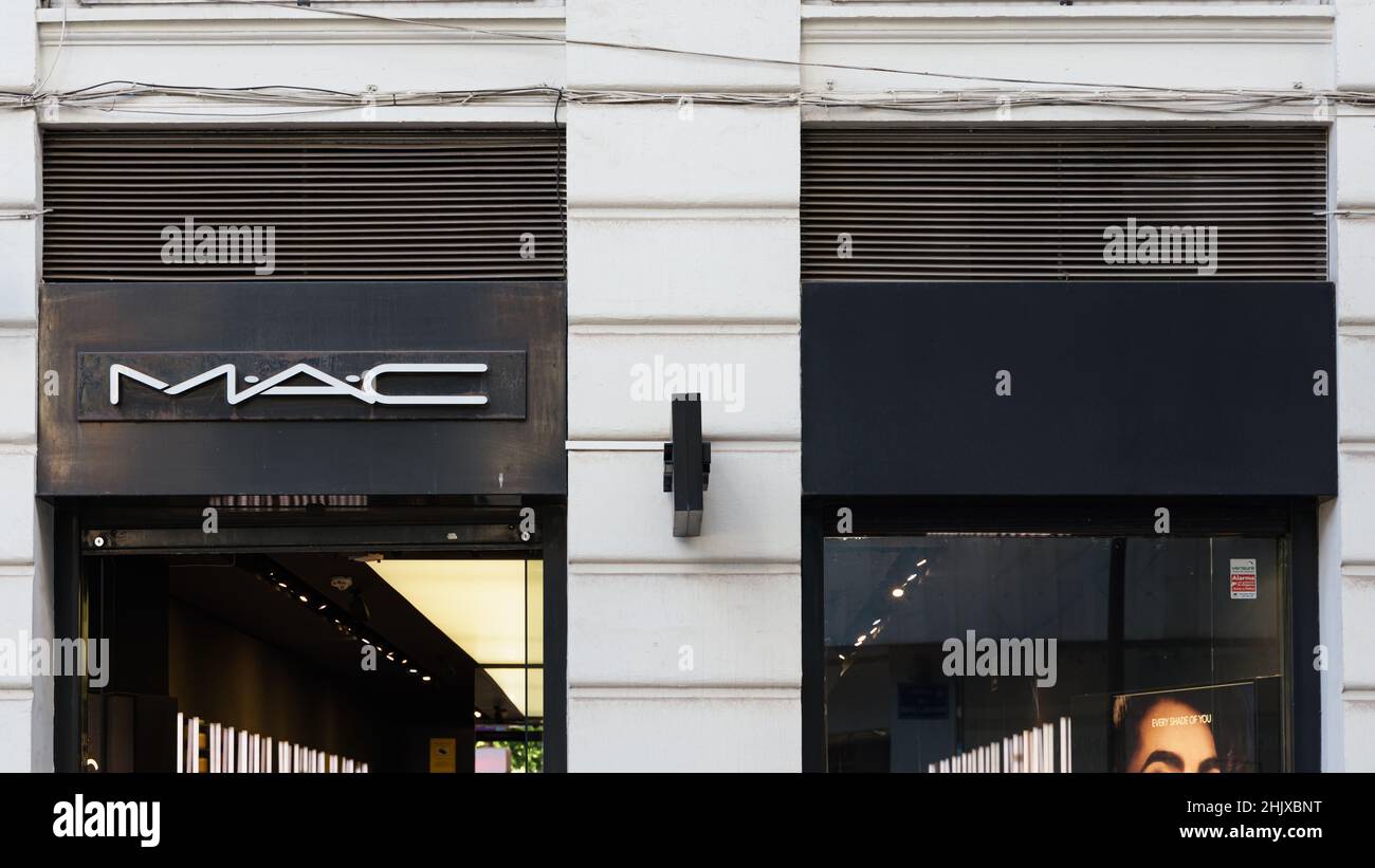 VALENCIA, ESPAGNE - 31 JANVIER 2022: MAC est un fabricant américain de cosmétiques fondé à Toronto en 1984 Banque D'Images