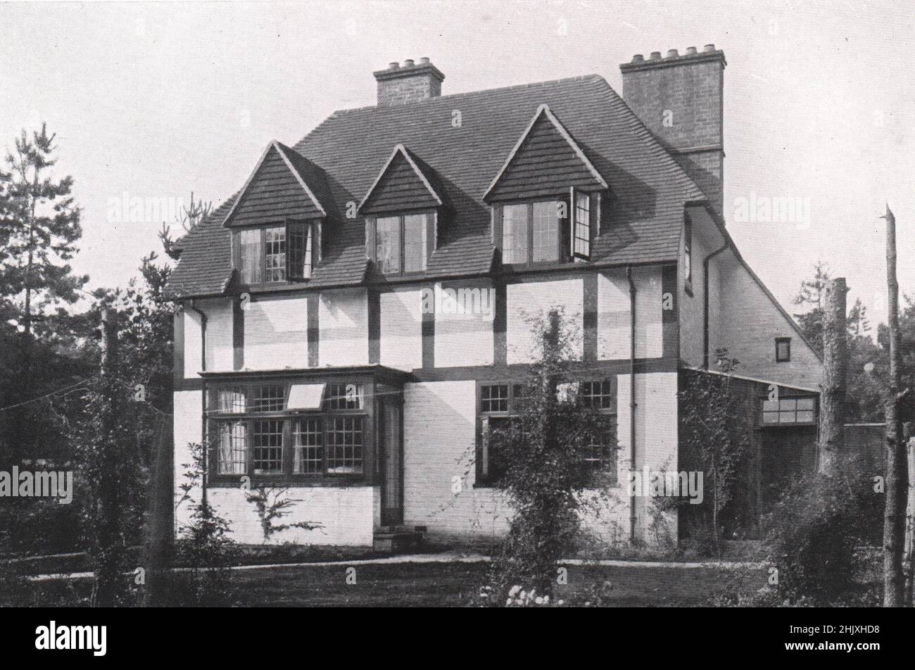 'Tresillian', Camberley, Surrey - vue du sud-est. H. R. & B. A. Poulter, Architectes (1908) Banque D'Images