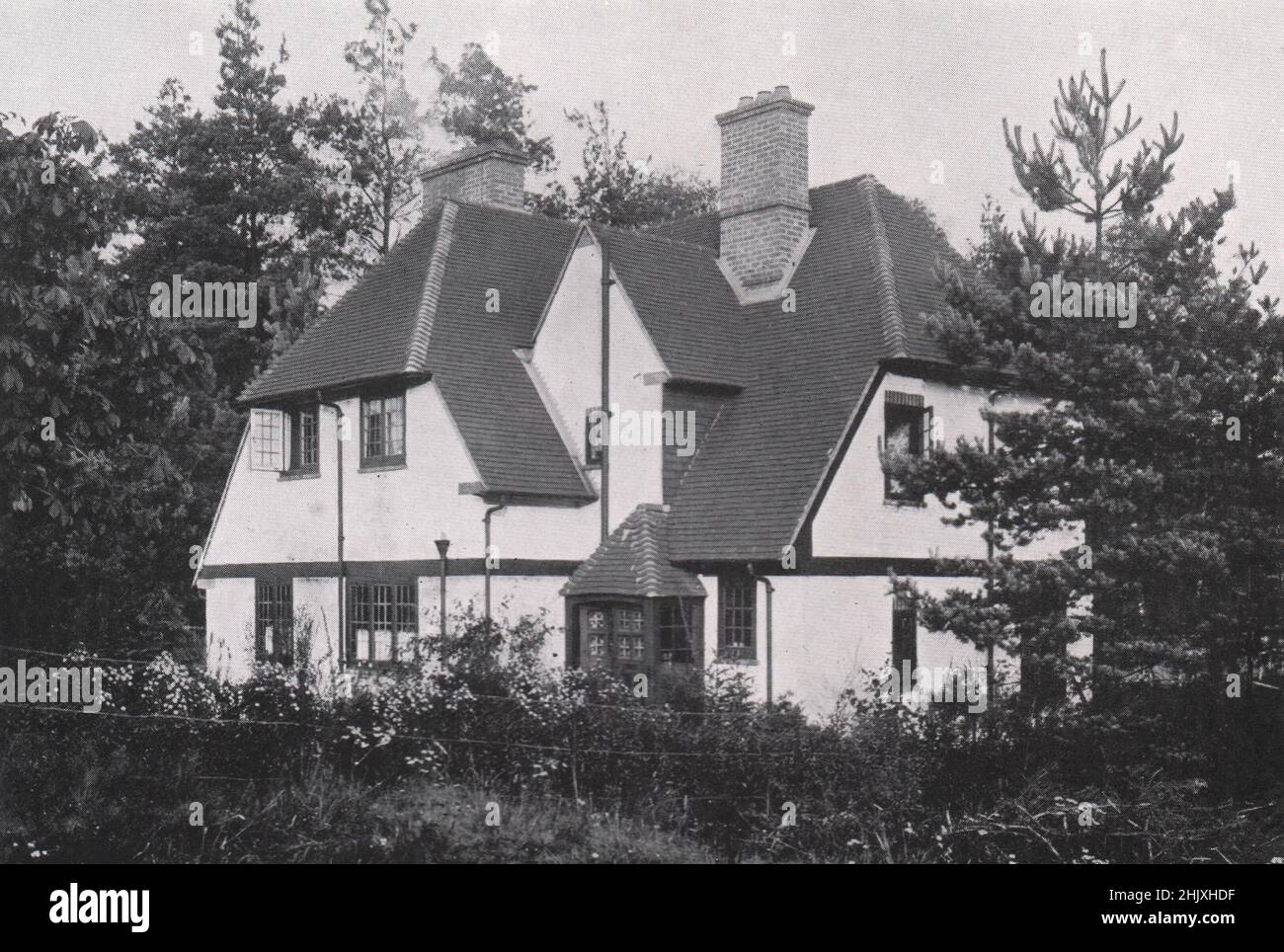 'Tresillian', Camberley, Surrey - vue de la route. H. R. & B. A. Poulter, Architectes (1908) Banque D'Images