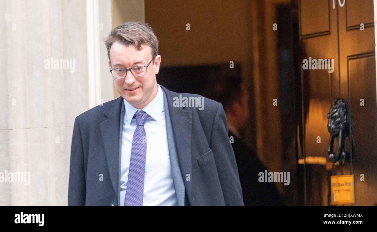 Londres, Royaume-Uni.01st févr. 2022.Simon Clarke, secrétaire en chef du Trésor, quitte une réunion du Cabinet au 10 Downing Street London.Crédit : Ian Davidson/Alay Live News Banque D'Images