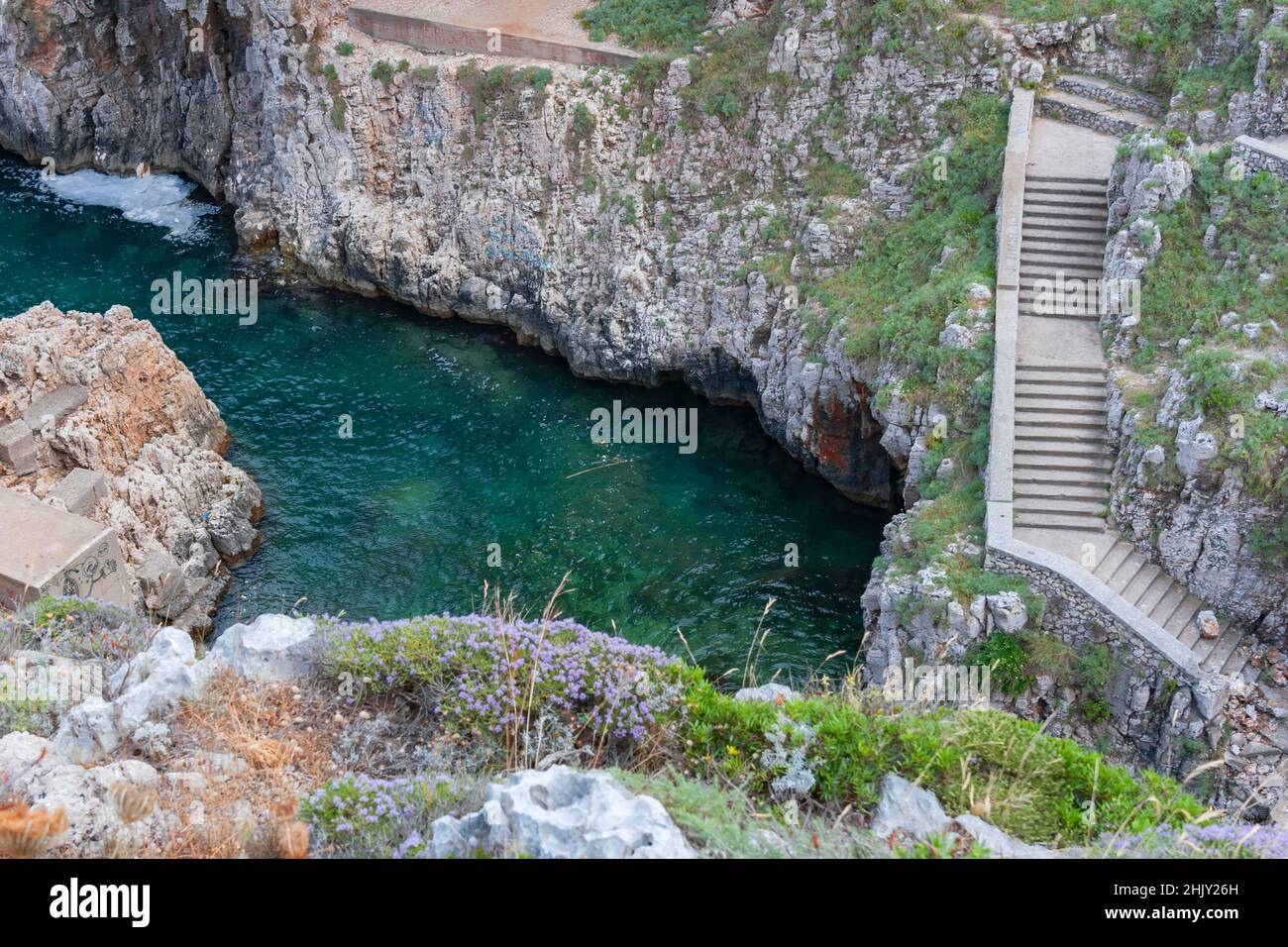 Paysage de mer, vue sur la crique de Caletta del Ciolo, Gagliano del Capo, Poulie, Italie, Europe Banque D'Images