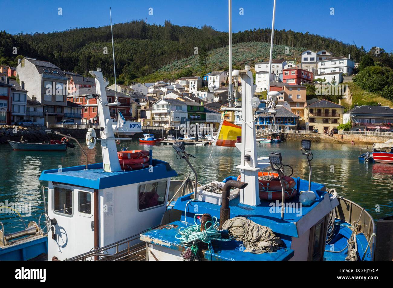 O Barqueiro, PROVINCE DE Coruna, Galice, Espagne : Port de pêche du village d'O Barqueiro. Banque D'Images