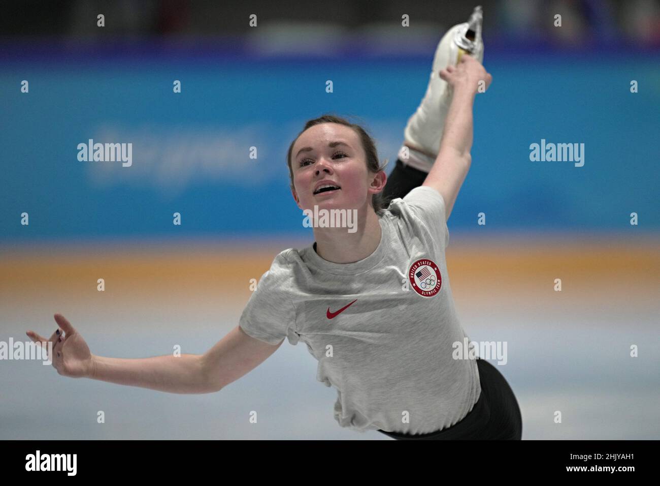 Pékin, Chine.01st févr. 2022.La patineuse de la figure Mariah Bell des États-Unis effectue sa routine lors d'une séance d'entraînement avant les Jeux Olympiques d'hiver de Beijing à Beijing le mardi 1 février 2022.Les Jeux Olympiques sont ouverts le 4th février dans le cadre des protocoles Extreme Covid-19.Photo de Richard Ellis/UPI crédit: UPI/Alay Live News Banque D'Images