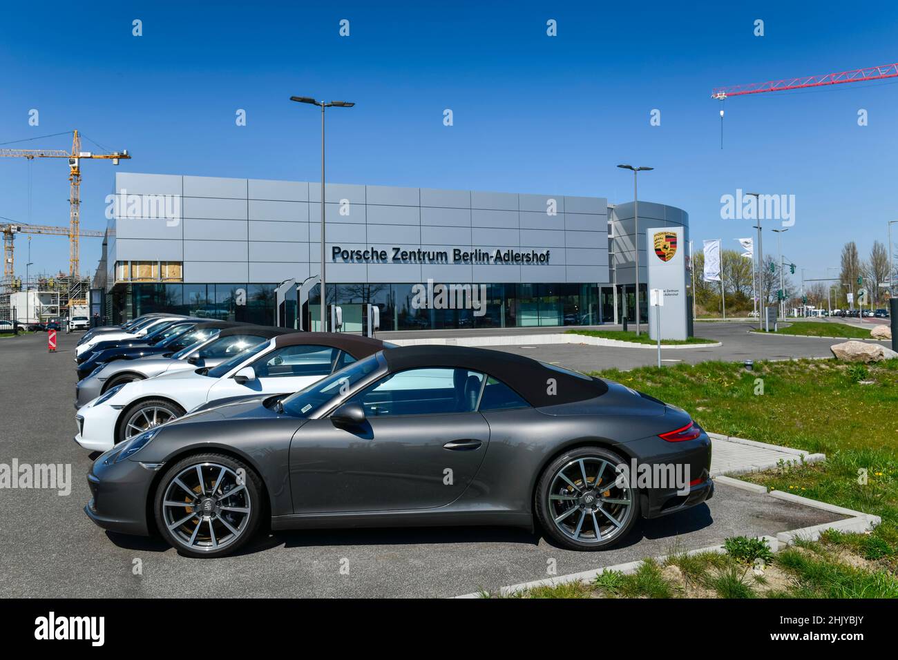 Porsche Zentrum Adlershof, Hermann-Dorner-Allee, Krummhörn, Adlershof, Treptow-Köpenick, Berlin, Deutschland Banque D'Images