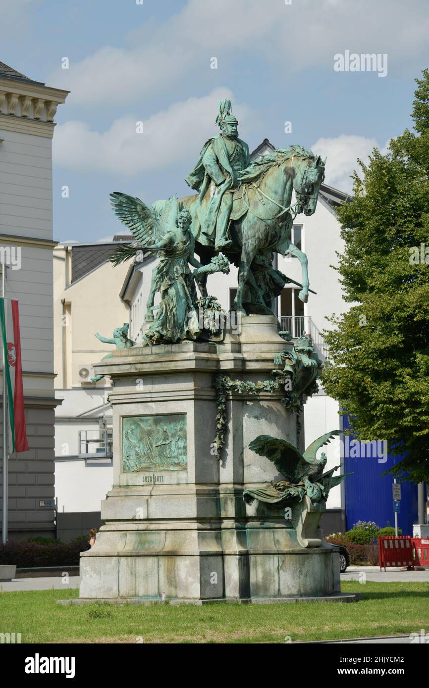 Kaiser-Wilhelm-I.-Denkmal, Martin-Luther-Platz, Düsseldorf, Nordrhein-Westfalen, Deutschland Banque D'Images