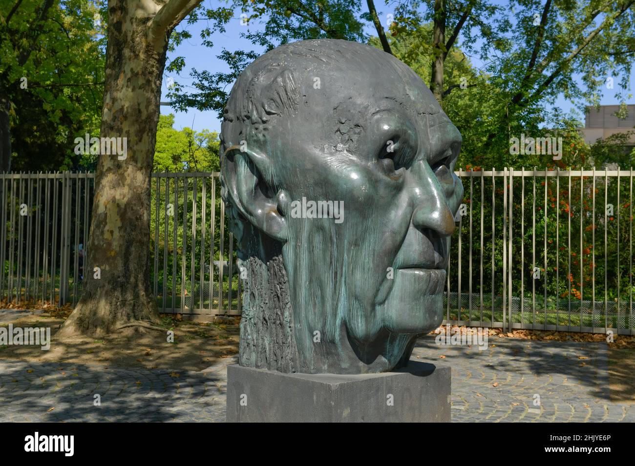 Konrad-Adenauer-Denkmal Hubertus von von Pilgrim, Bundeskanzlerplatz, Bonn, Nordrhein-Westfalen, Deutschland Banque D'Images