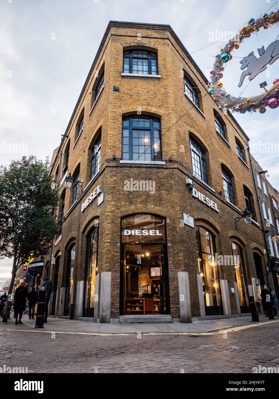 The Diesel Store, Londres, Royaume-Uni. Le magasin de la boutique de mode  de designer dans le quartier exclusif de Seven Dials, dans le centre de  Londres Photo Stock - Alamy