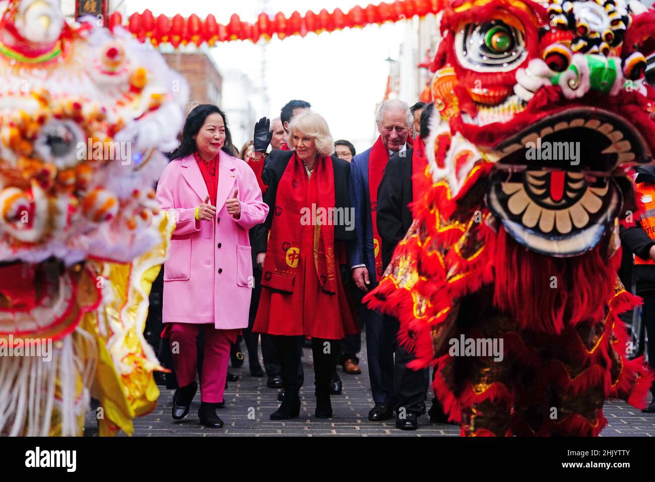 Le prince de Galles et la duchesse de Cornwall dans le quartier chinois de Londres pour célébrer le nouvel an lunaire.Date de la photo: Mardi 1 février 2022. Banque D'Images