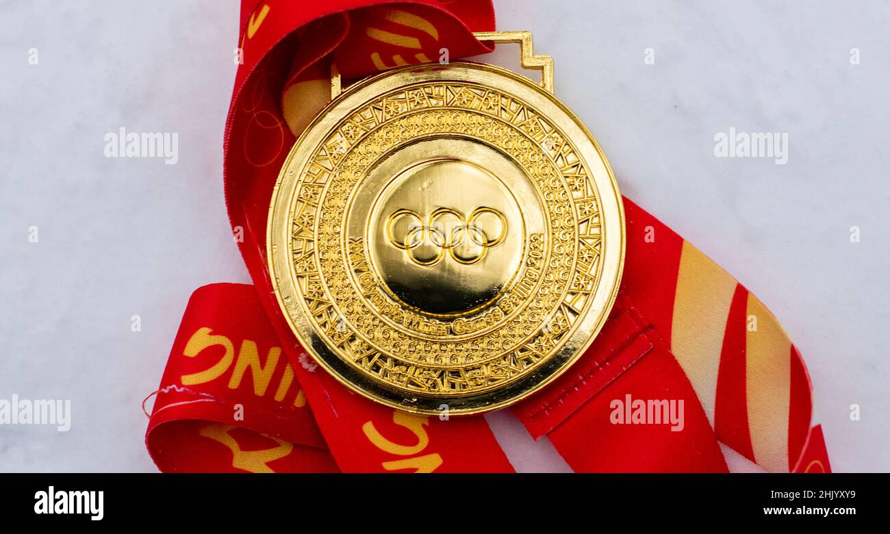 25 janvier 2022, Beijing, Chine.Médaille d'or des XXIV Jeux Olympiques d'hiver dans la neige. Banque D'Images