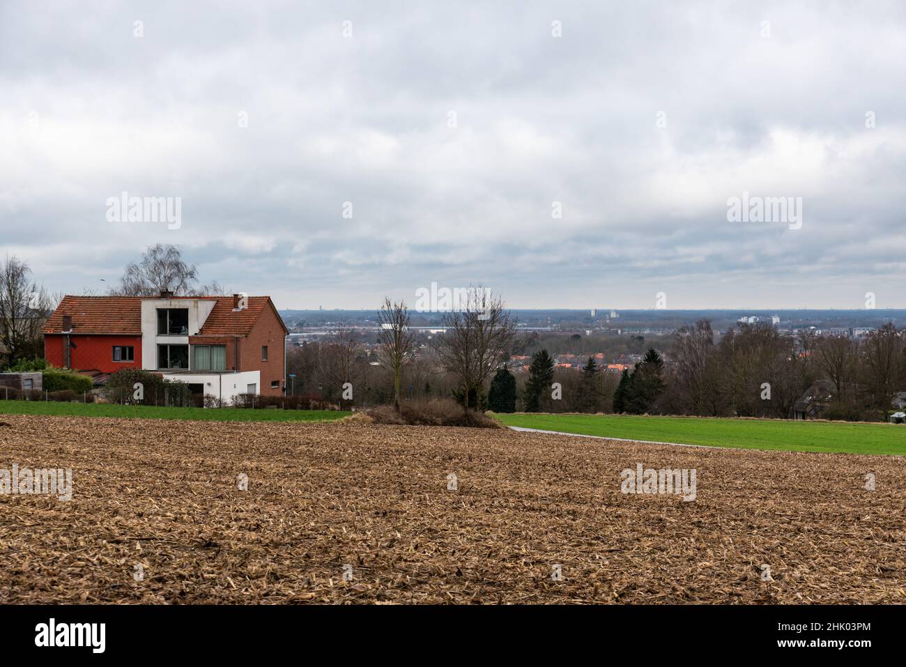 Louvain, région du Brabant flamand, Belgique - 01 29 2022: Ferme et terre agricole dans la campagne belge Banque D'Images