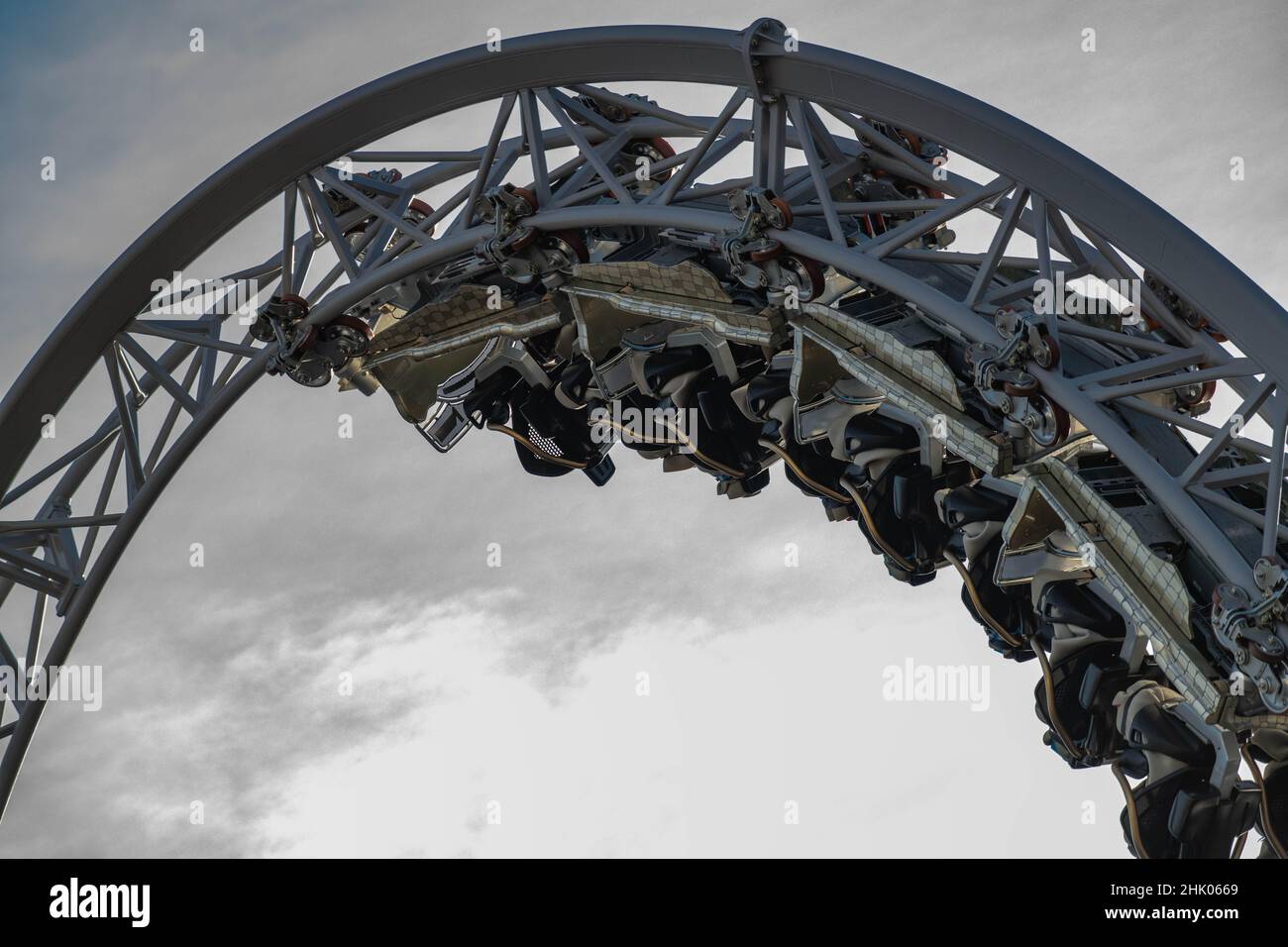 Icône à Pleasure Beach Blackpool Testing avant qu'il ait été ouvert au public, moins la voiture avant ou zéro et avec les nuls de l'eau, Mack manèges Coaster Banque D'Images