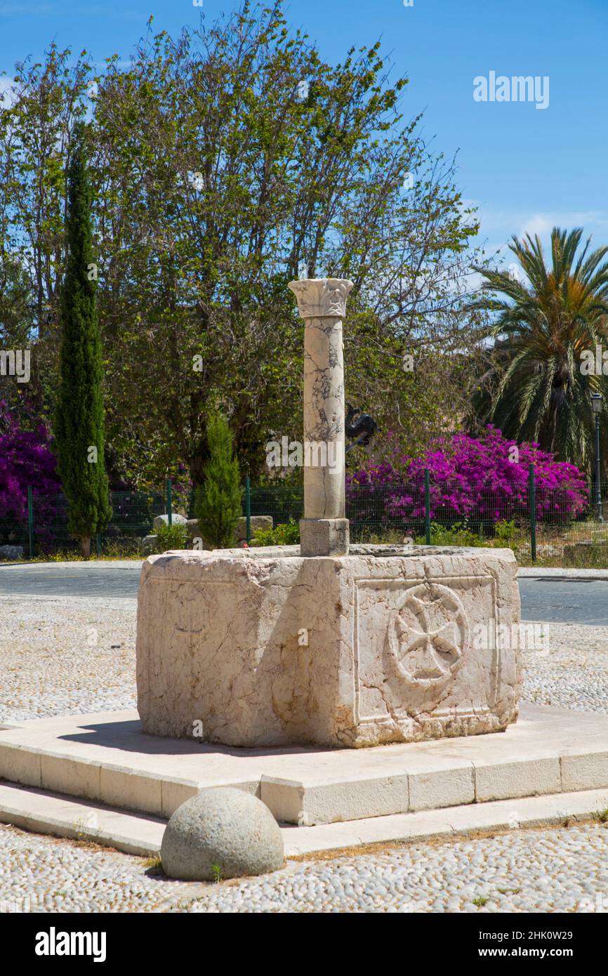 Fontaine du Cheval de mer, place des martyrs hébreux, vieille ville de Rhodes, Rhodes, Groupe des îles du Dodécanèse, Grèce Banque D'Images