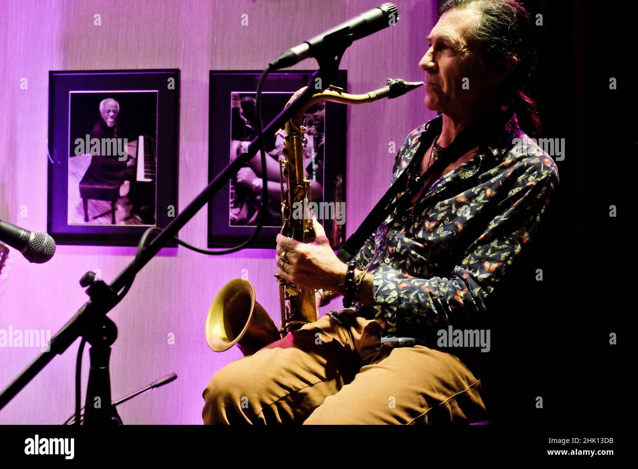 Le musicien de jazz et de flamenco Jorge Pardo, lors d'un spectacle au Recoletos Jazz, le club de jazz de l'AC Hotel Recoletos, à Madrid. Banque D'Images