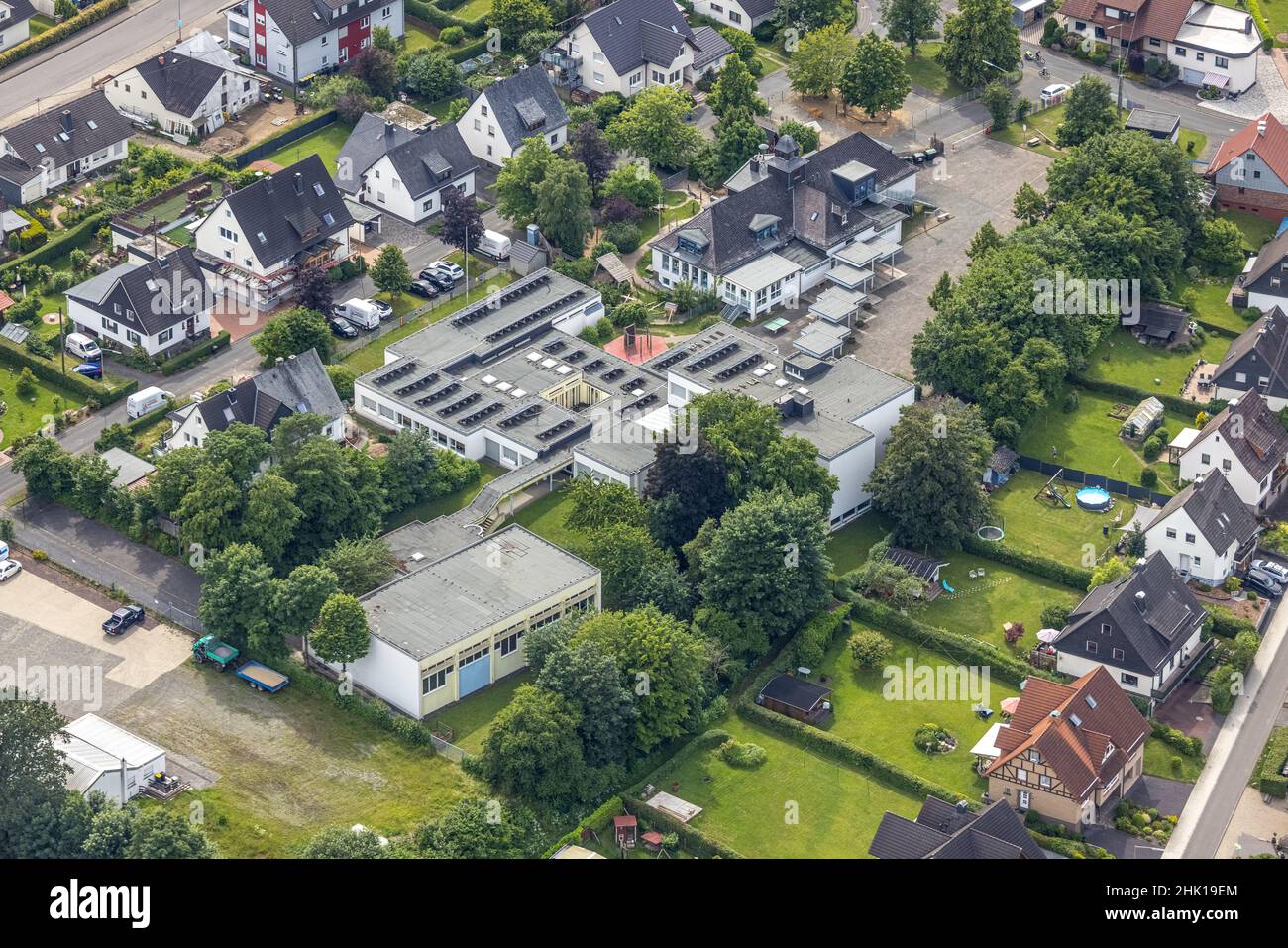 Photographie aérienne, Ecole primaire communautaire Hünsborn, Hünsborn, Wenden, pays aigre, Rhénanie-du-Nord-Westphalie,Allemagne, éducation, établissement d'enseignement Banque D'Images