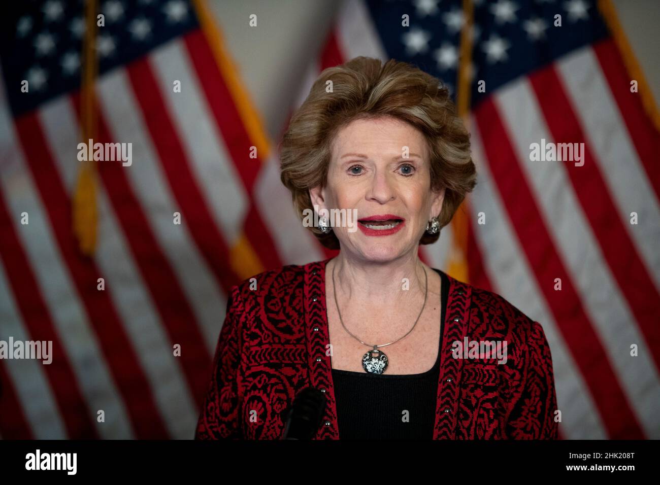 Washington, États-Unis d'Amérique.01st févr. 2022.États-Unis le sénateur Debbie Stabenow (démocrate du Michigan) fait des remarques lors du déjeuner-conférence de presse du Sénat démocrate dans l'édifice Hart Senate Office à Washington, DC, le mardi 1 février 2022.Crédit: Rod Lamkey/CNP/Sipa USA crédit: SIPA USA/Alay Live News Banque D'Images