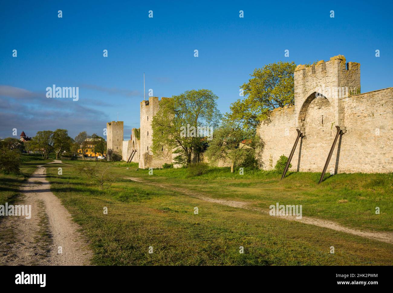 Suède, île de Gotland, Visby, mur de la ville du 12th siècle, mur de la ville médiévale le plus complet en Europe Banque D'Images