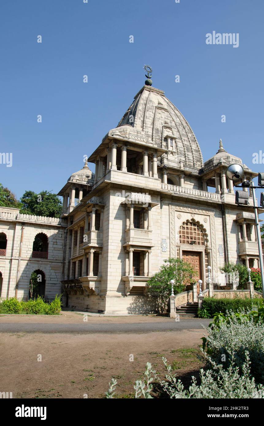 Kirti Mandir ou Temple de la renommée, est le cénotaphe des Gaekwads, construit par Maharaja Sayajirao Gaekwad IIIVadodara, Gujarat, Inde Banque D'Images