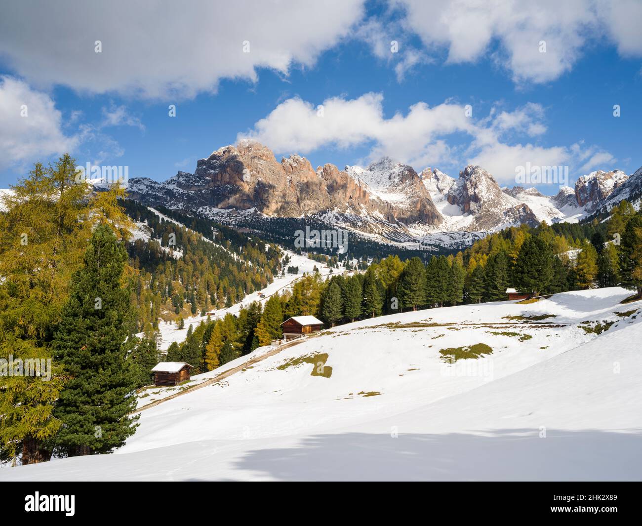 Chaîne de montagnes Geisler dans les dolomites de la vallée de Groden ou Val Gardena dans le Tyrol du Sud, Alto Adige.Les dolomites sont classés dans la liste de l'UNESCO World Herit Banque D'Images