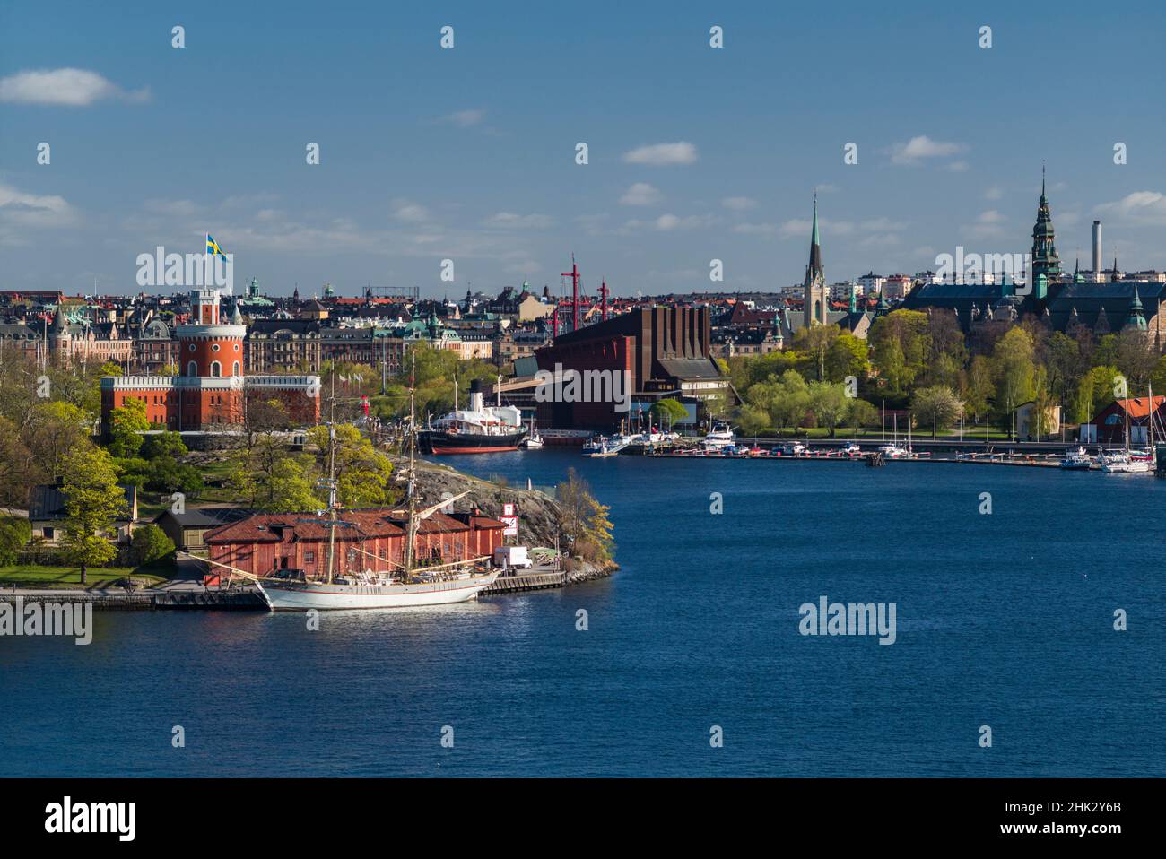 Suède, Stockholm, quartier de Sodermalm, vue sur le musée du bateau Vasamuseet Vasa et le port de Stockholm (usage éditorial uniquement) Banque D'Images