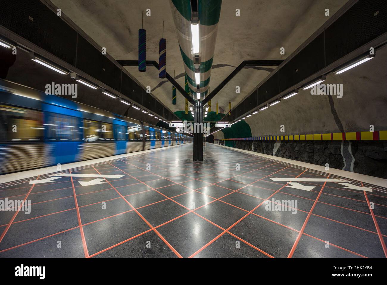 Suède, Stockholm, métro de Stockholm, station Huvudsta (usage éditorial uniquement) Banque D'Images