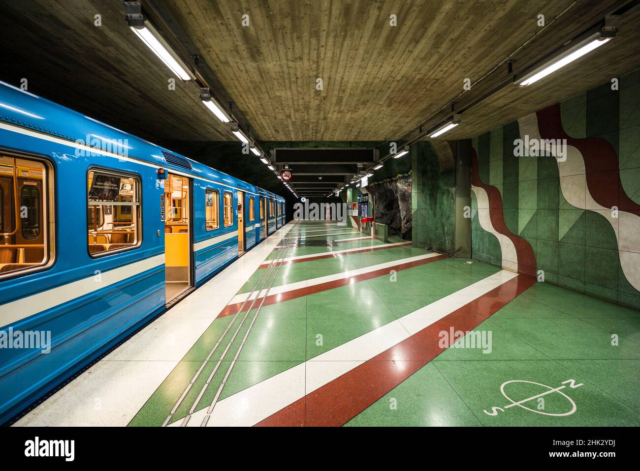 Suède, Stockholm, métro de Stockholm, Station Kungstradgarden (usage éditorial uniquement) Banque D'Images