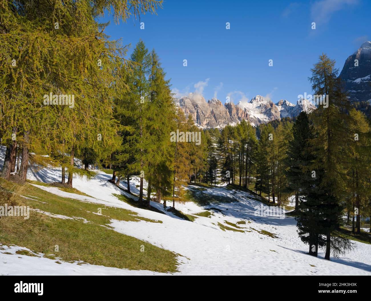 Chaîne de montagnes Geisler dans les dolomites de la vallée de Groden ou Val Gardena dans le Tyrol du Sud, Alto Adige.Les dolomites sont classés dans la liste de l'UNESCO World Herit Banque D'Images