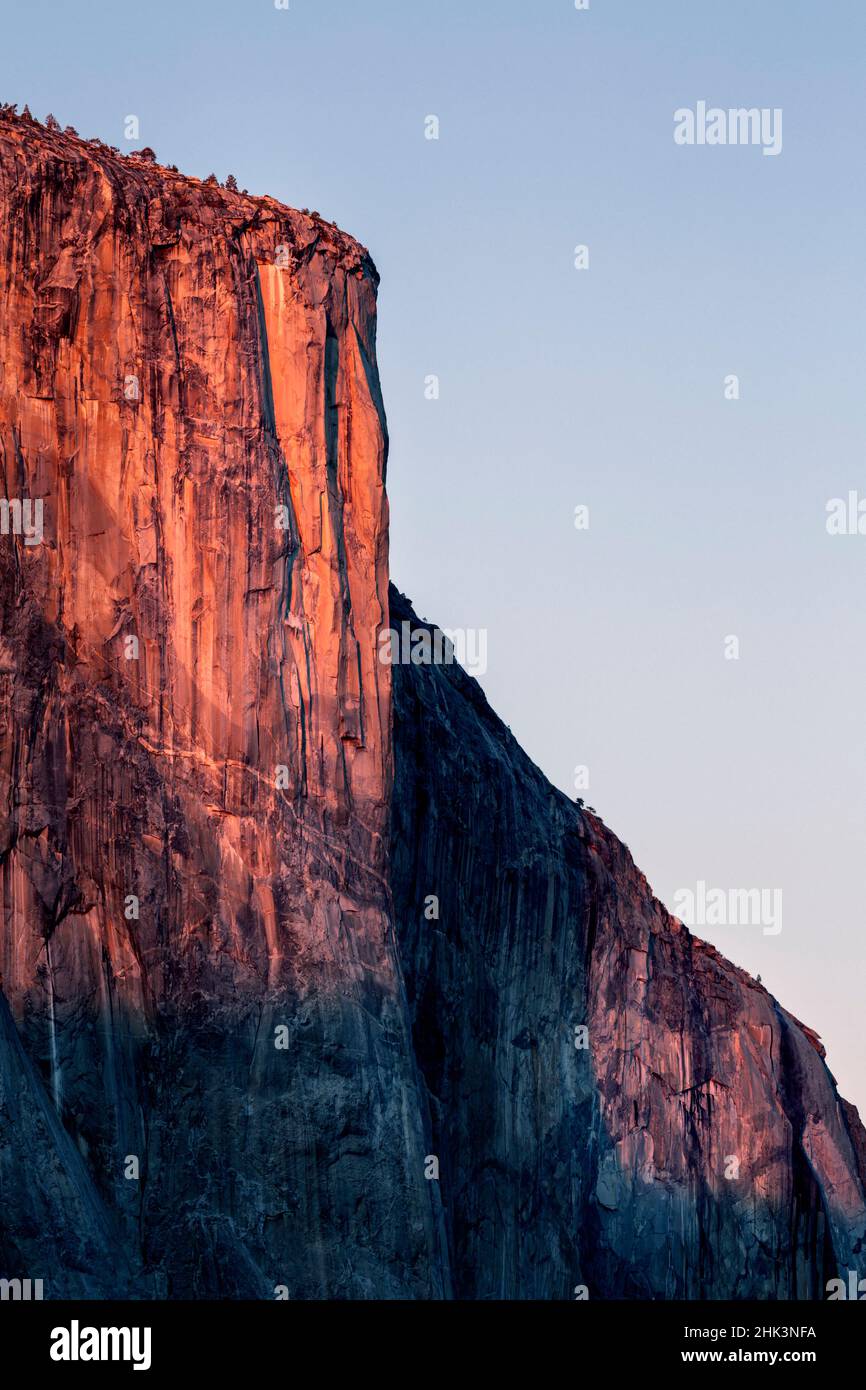 États-Unis, Californie, parc national de Yosemite, coucher de soleil sur El Capitan Banque D'Images