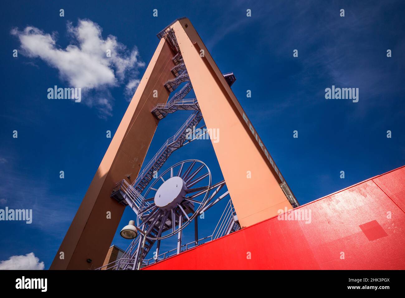 Suède, Vastragotland et Bohuslan, Göteborg, grue de chantier naval, horizon de la ville Banque D'Images