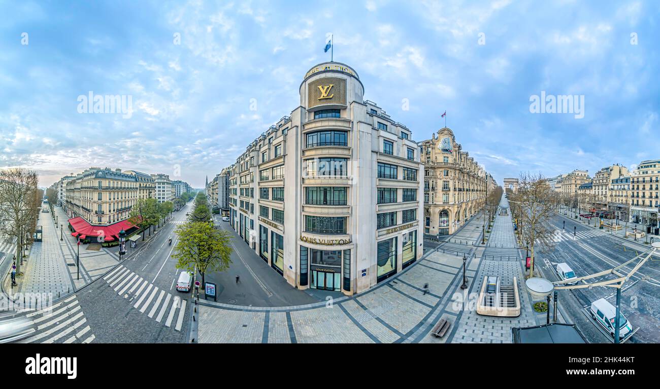 France - Paris (75) Mars 2020.Première semaine de confinement en raison de l'épidémie de coronavirus.Ici, les champs Elysées au niveau de l'avenue George V. Banque D'Images