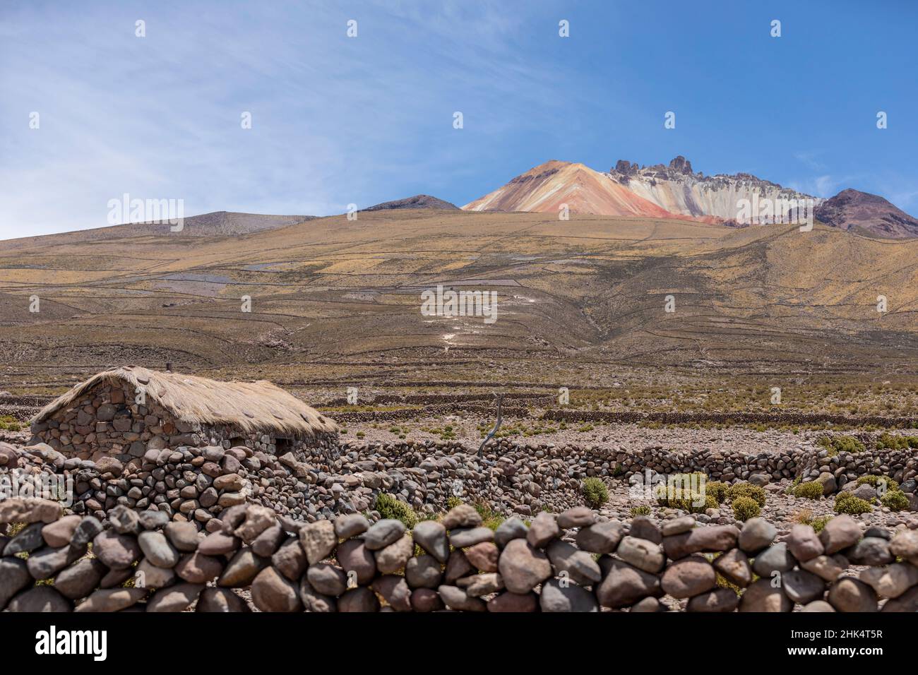 Village abandonné près de Coqueza, petite ville près du volcan Thunupa, Salar de Uyuni, Bolivie, Amérique du Sud Banque D'Images