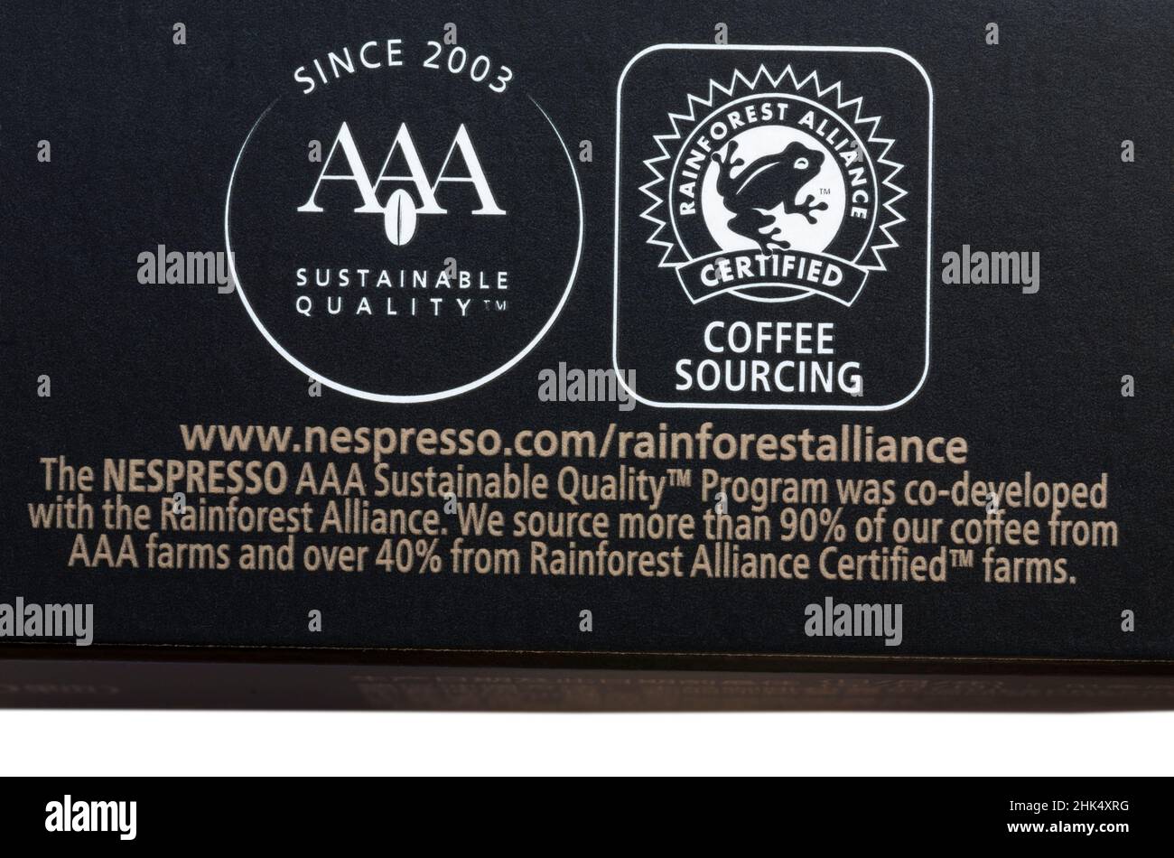 Source de café certifiée Rainforest Alliance et symboles de qualité durable AAA sur boîte de capsules de café Nespresso Banque D'Images