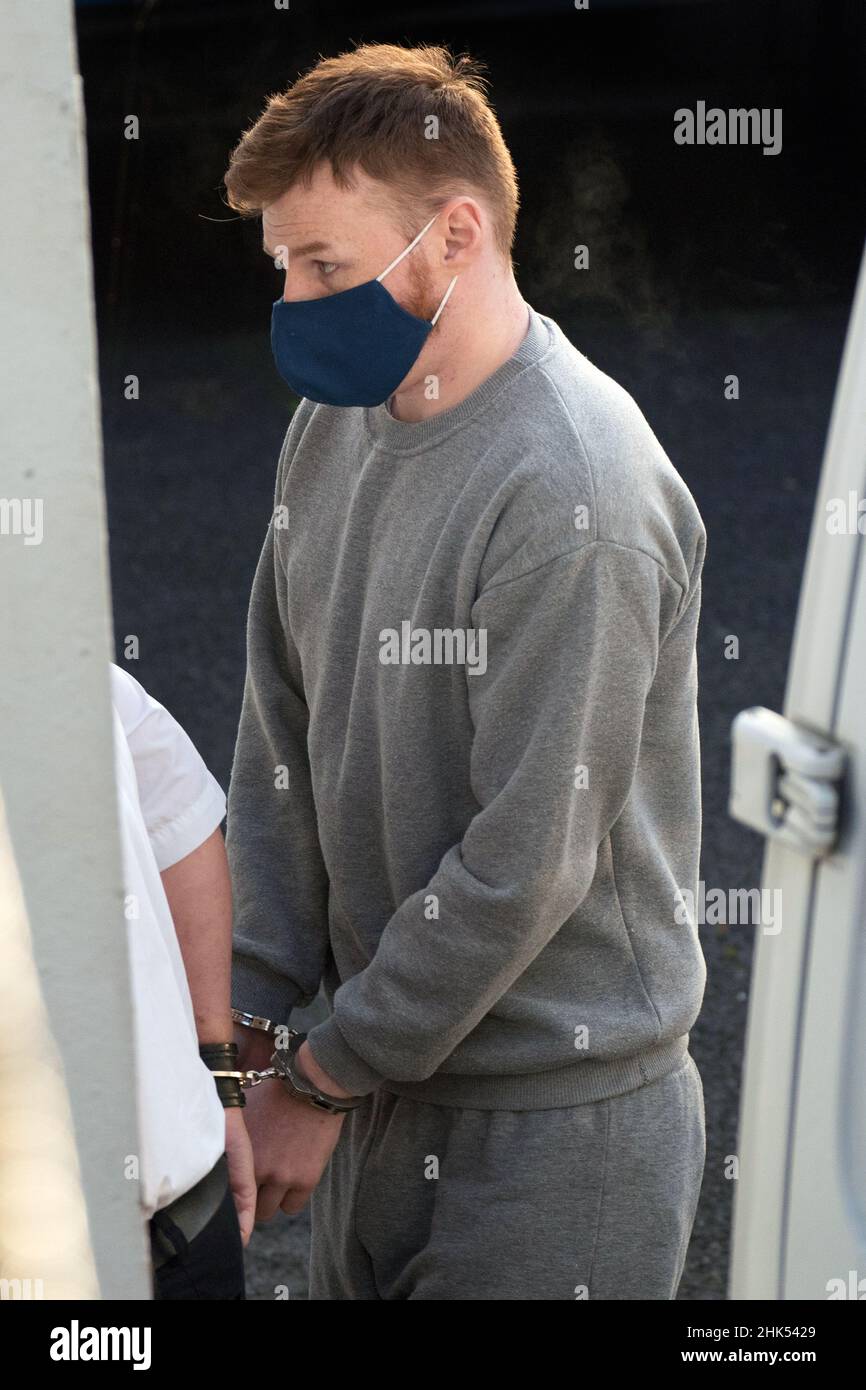 Photo du dossier datée du 13/01/22 de Daniel Boulton arrivant à la cour de la Couronne Lincoln,Où a été aujourd'hui emprisonné à vie avec un mandat minimum de 40 ans après le meurtre de son ex-partenaire Bethany Vincent et de son fils Darren Henson qui ont tous deux été trouvés mortellement poignardés chez eux dans High Holme Road à Louth, Lincolnshire, en mai de l'année dernière.Date de publication : le mercredi 2 février 2022. Banque D'Images