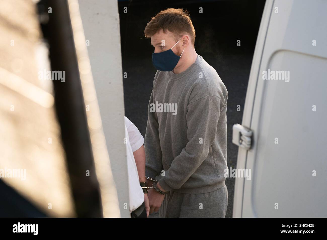 Photo du dossier datée du 13/01/22 de Daniel Boulton arrivant à la cour de la Couronne Lincoln,Où a été aujourd'hui emprisonné à vie avec un mandat minimum de 40 ans après le meurtre de son ex-partenaire Bethany Vincent et de son fils Darren Henson qui ont tous deux été trouvés mortellement poignardés chez eux dans High Holme Road à Louth, Lincolnshire, en mai de l'année dernière.Date de publication : le mercredi 2 février 2022. Banque D'Images