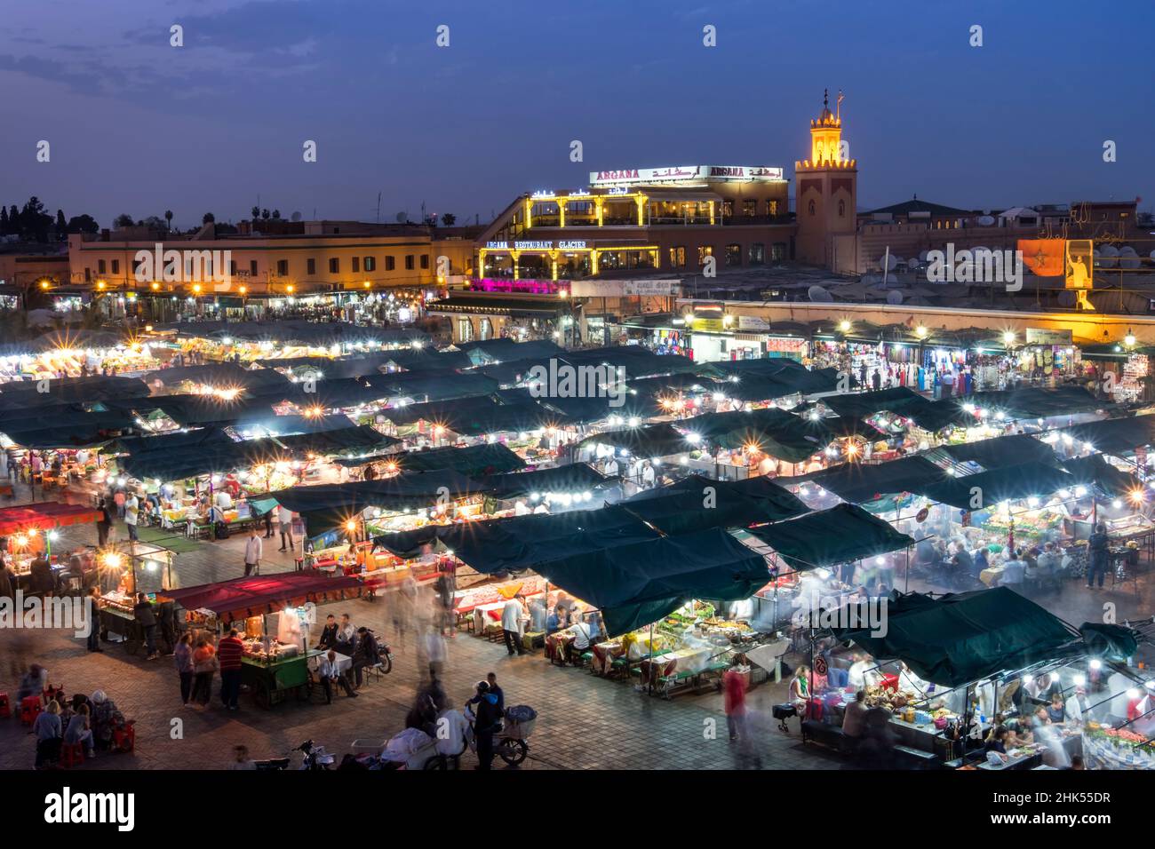 Fresh Look at Place Jemaa El Fna La Nuit Banque De Photographies Et