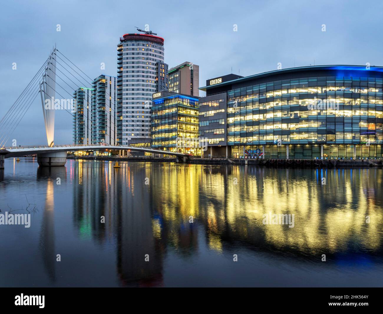 Media City Royaume-Uni au crépuscule, Salford, Manchester, Angleterre, Royaume-Uni,Europe Banque D'Images