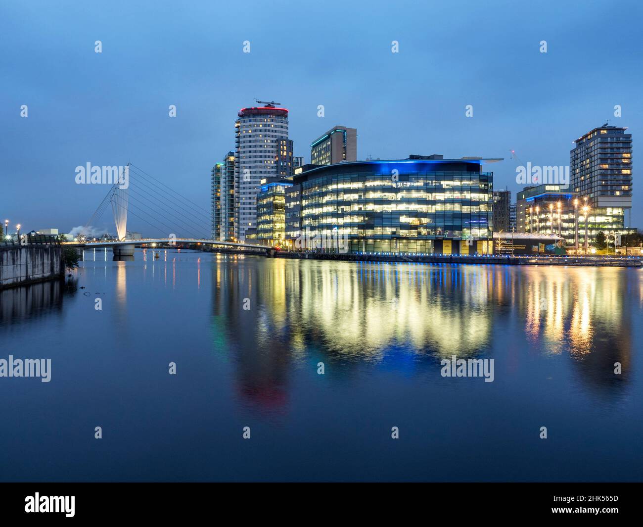Media City Royaume-Uni au crépuscule, Salford, Manchester, Angleterre, Royaume-Uni,Europe Banque D'Images