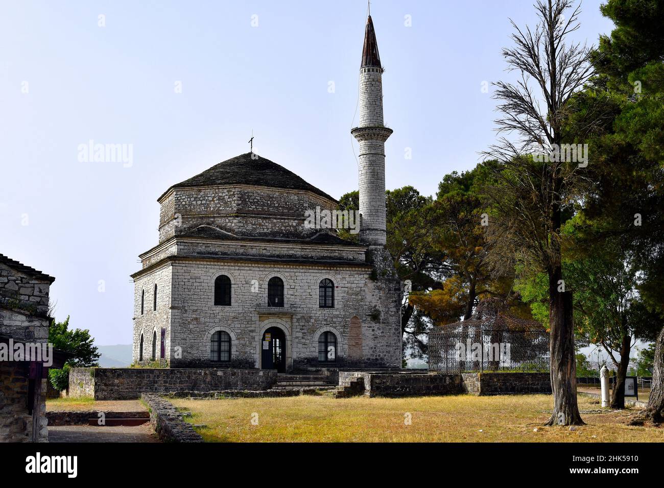 Grèce, mosquée Fethiye et tombe d'Ali Pasha dans l'ancien château byzantin d'Ioannina, la capitale d'Épirus Banque D'Images