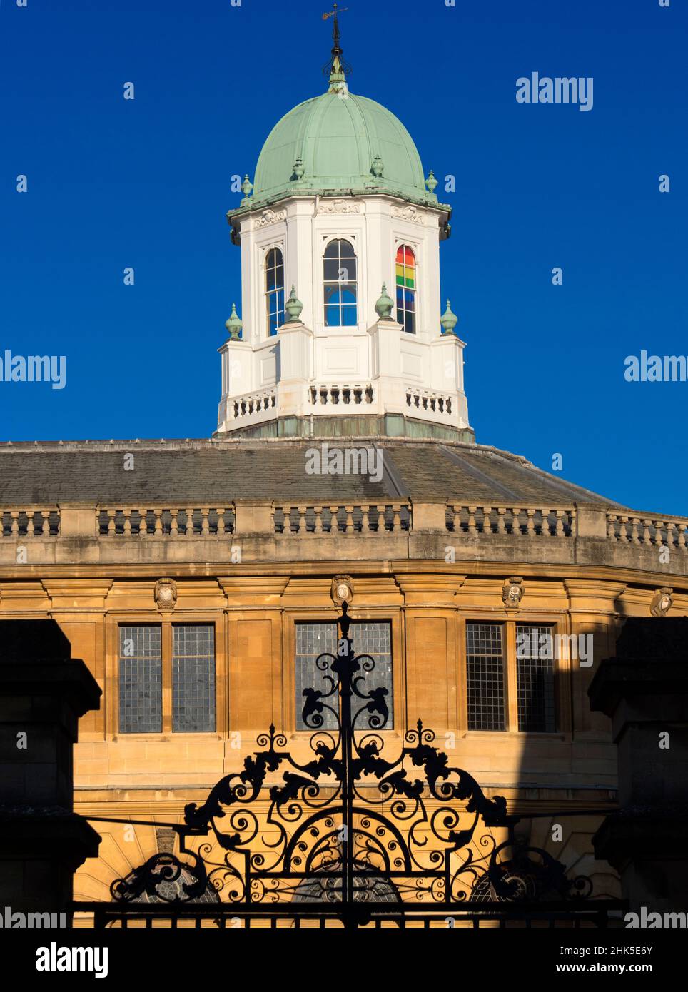 La coupole circulaire et le dôme du Sheldonian Theatre, situé au cœur d'Oxford, en Angleterre.Il a été construit de 1664 à 1669, basé sur un Banque D'Images