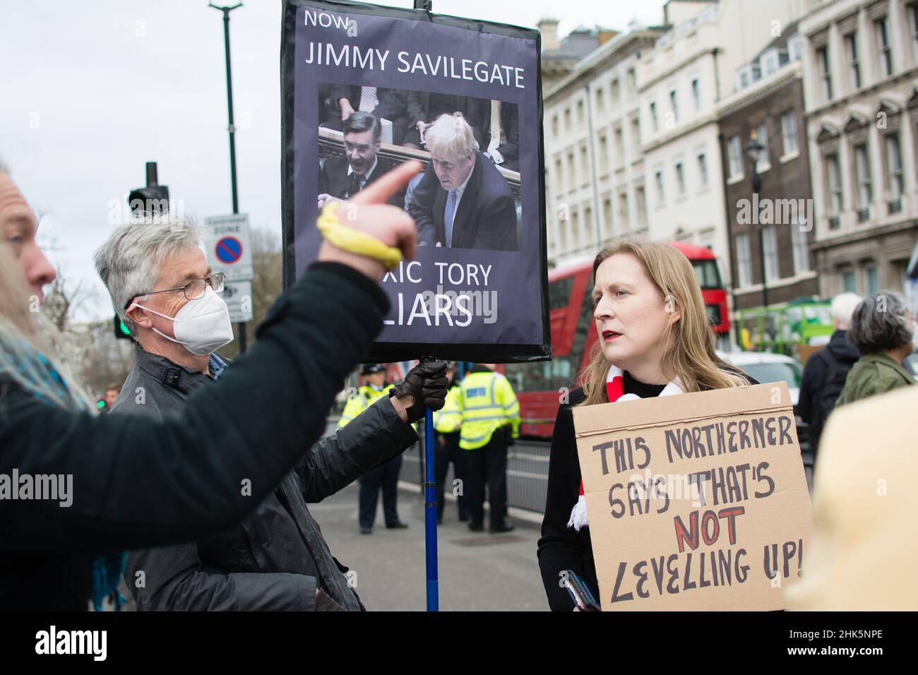 Place du Parlement, Londres, 2nd février 2022.Les Britanniques ont assez, Boris Johnson liar.Nous avons une crise du coût de la vie, une crise énergétique, le NHS en lambeaux, la pauvreté, les banques alimentaires,porte du parti, des restrictions sur les libertés civiles et d'innombrables actes diaboliques et #vaccinepassport.(Pendant le PMQ).La politique de temporisation de Johnson ne doit pas réussir ! Banque D'Images