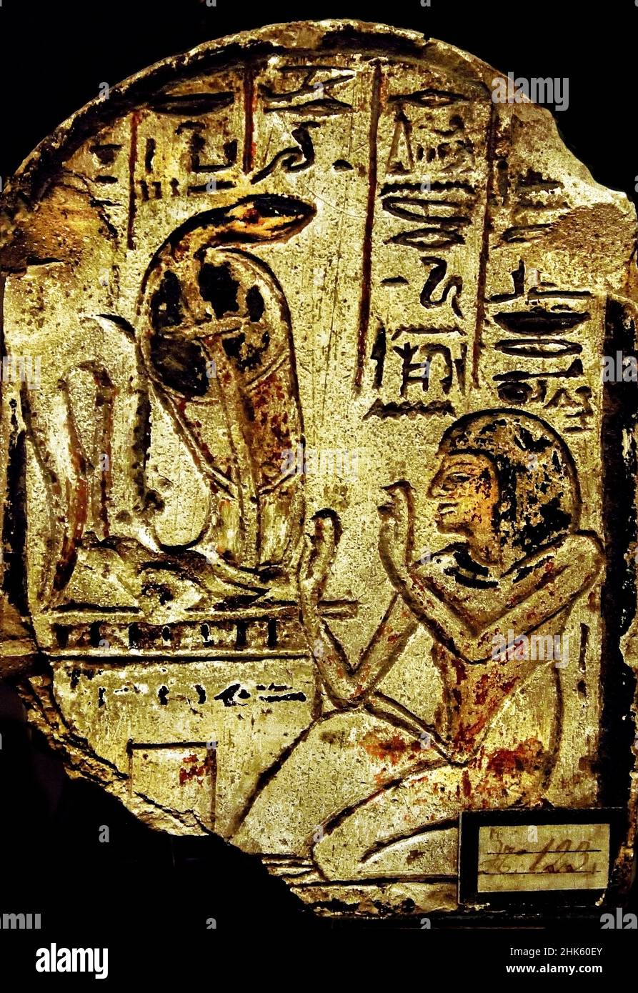 Stela dédiée à la déesse Meretseger par le dessinateur Nebra, Stone / calcaire, 1292–1190 av. J.-C., Nouveau Royaume, dix-neuvième, 19th, Dynasty, Deir el-Medina, Egypte (Museo Egizio di Torino Italie) Banque D'Images