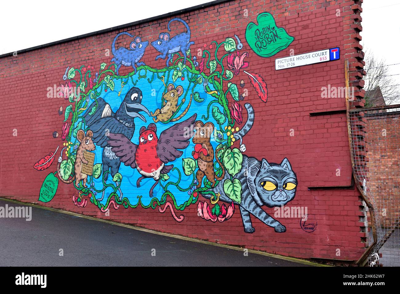 Street art, Bristol UK Lucas facetiques, partie de la piste de film Robin d'Aardman peint par Alex Lucas Banque D'Images