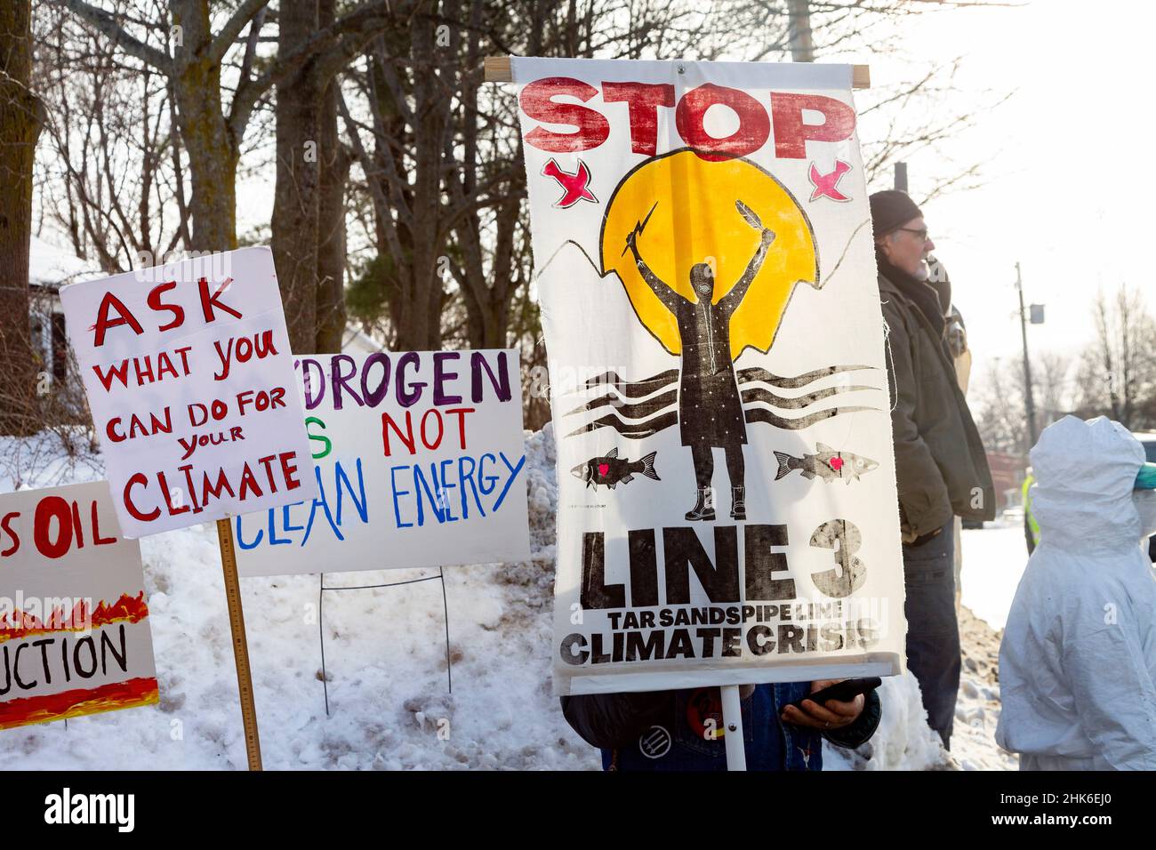 2 février 2022.Danvers, ma.Les militants du climat de 350 masse et d'autres groupes locaux de lutte contre le changement climatique ont organisé une manifestation au Yacht Club de Danversport où th Banque D'Images