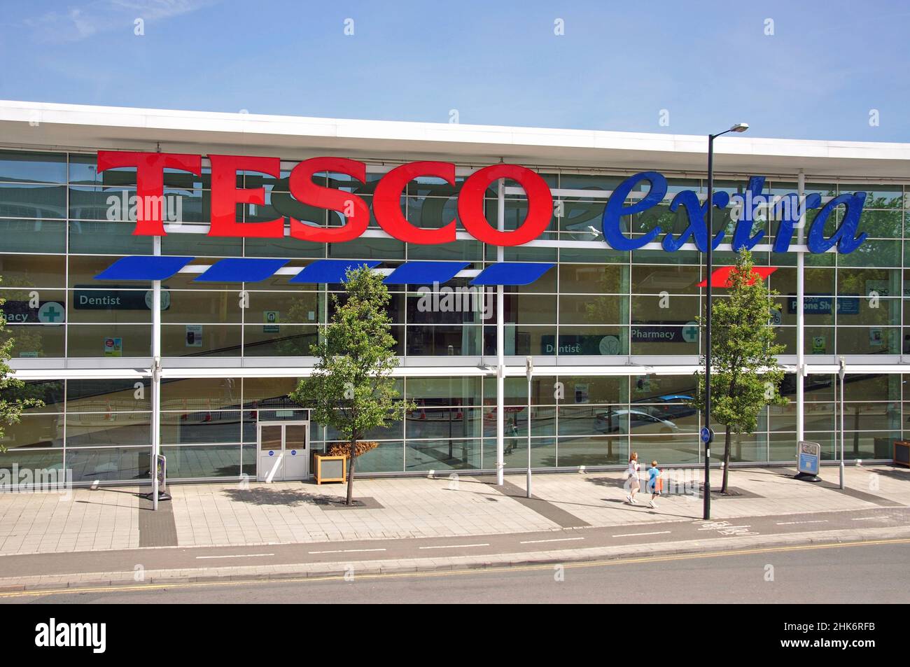 Supermarché Tesco Extra Store, rue Wellington, Slough, Berkshire, Angleterre, Royaume-Uni Banque D'Images